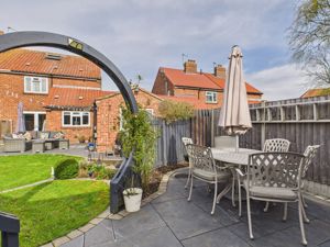 Outdoor seating/kitchen area- click for photo gallery